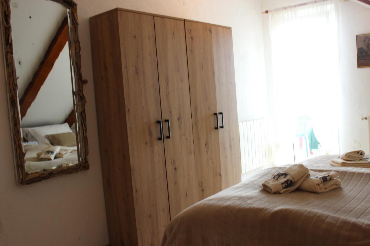 Apartment Ajda Udbina Kültér fotó