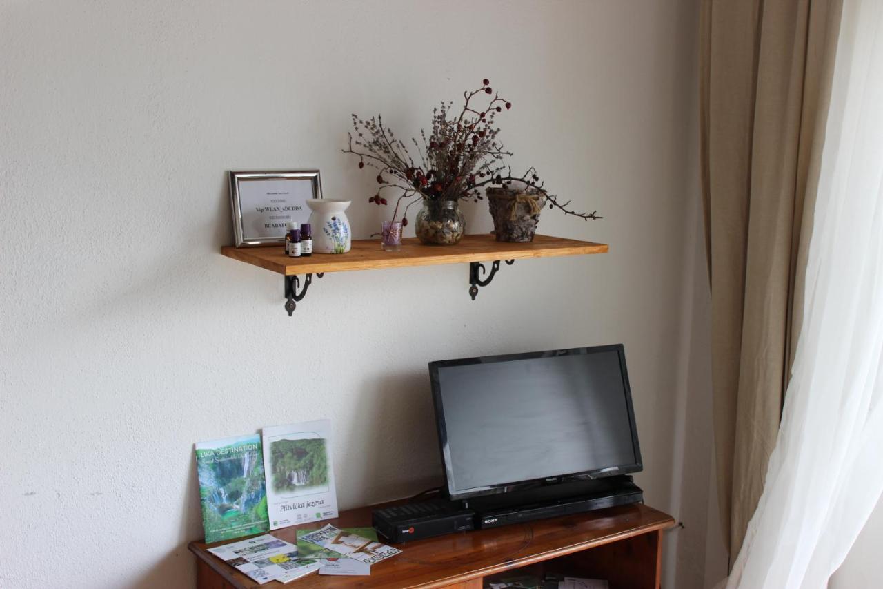 Apartment Ajda Udbina Kültér fotó